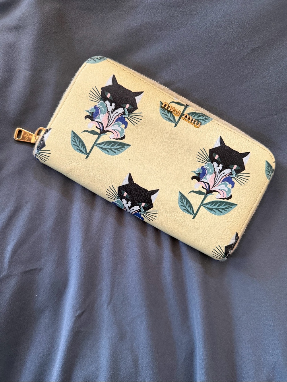 RARE Miu Miu Cream Floral & Black Cat Zip Wallet